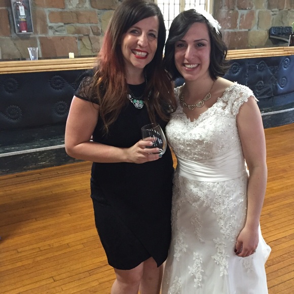 Lace Detail dress - Picture 4 of 4